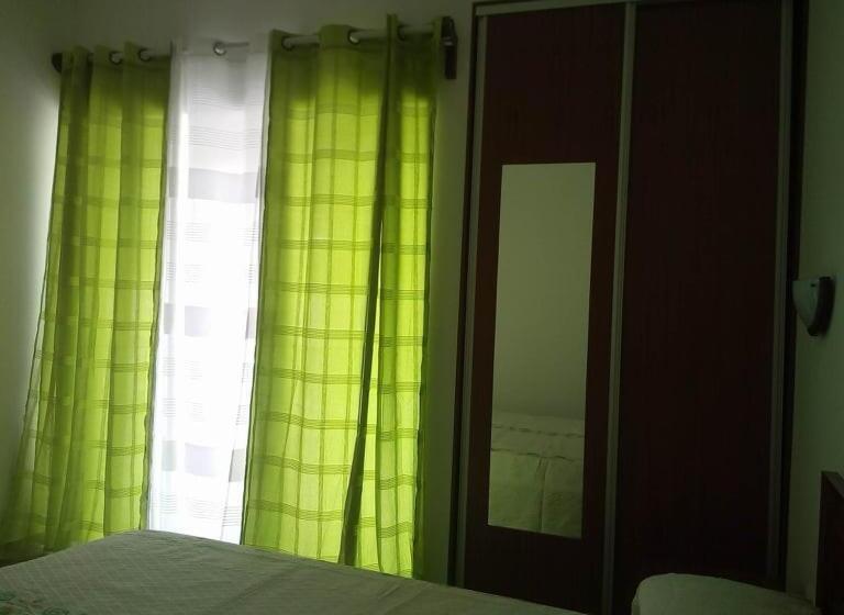 اتاق لوکس با بالکن, Residencial Bryan Santos