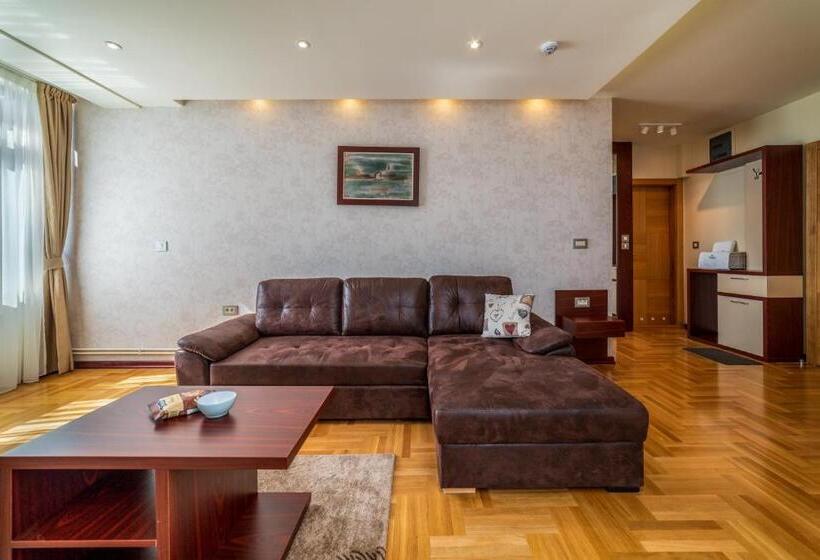 شقة غرفة نوم واحدة مزودة بشُرفة, Vila Valentina