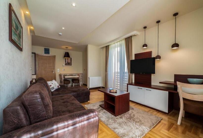 شقة غرفة نوم واحدة مزودة بشُرفة, Vila Valentina