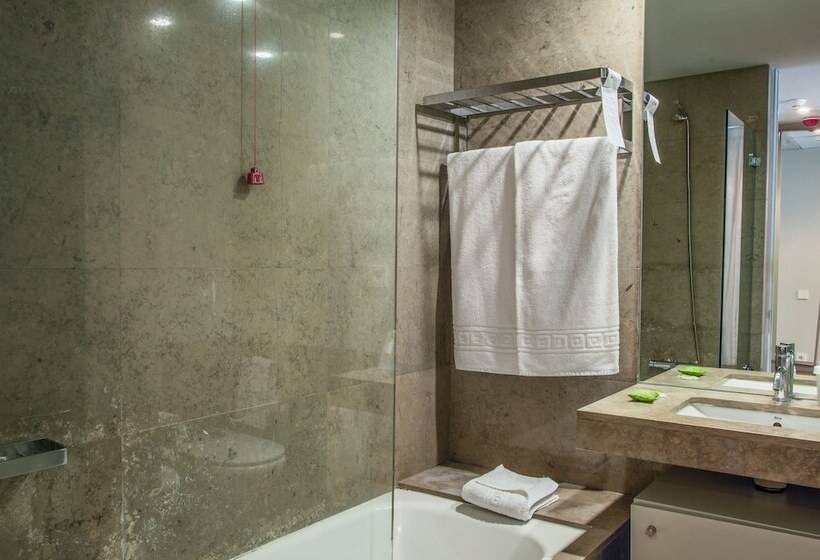 スタンダードスタジオ, Aqualuz Troia Rio by The Editory