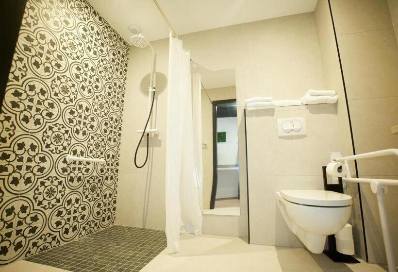 Номер Deluxe, Arrow