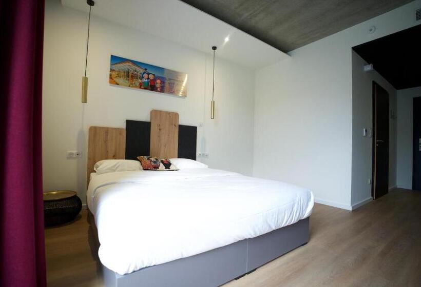 Номер Deluxe, Arrow