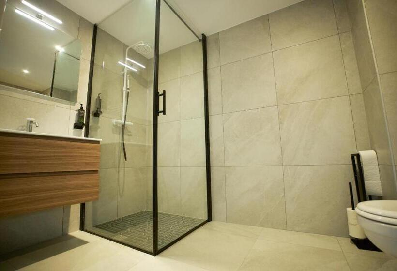 Номер Deluxe, Arrow