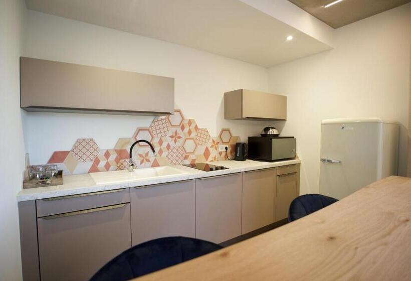 Президентский Люкс, Arrow