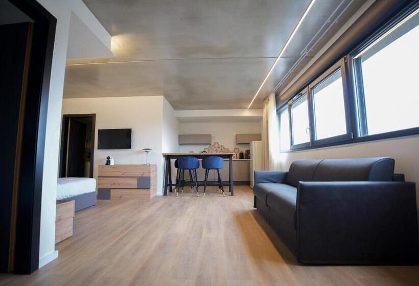 Президентский Люкс, Arrow