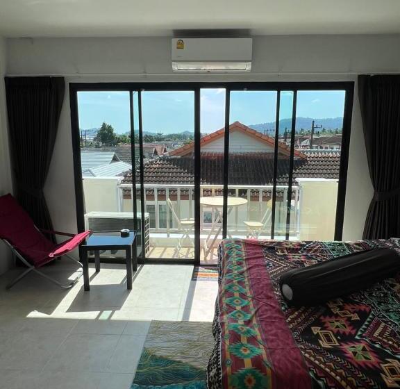 バルコニー付きスタンダードルーム, Petunya Phuket