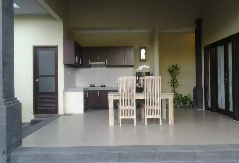 Villa 2 Makuuhuonetta, Avisara Villa & Suite