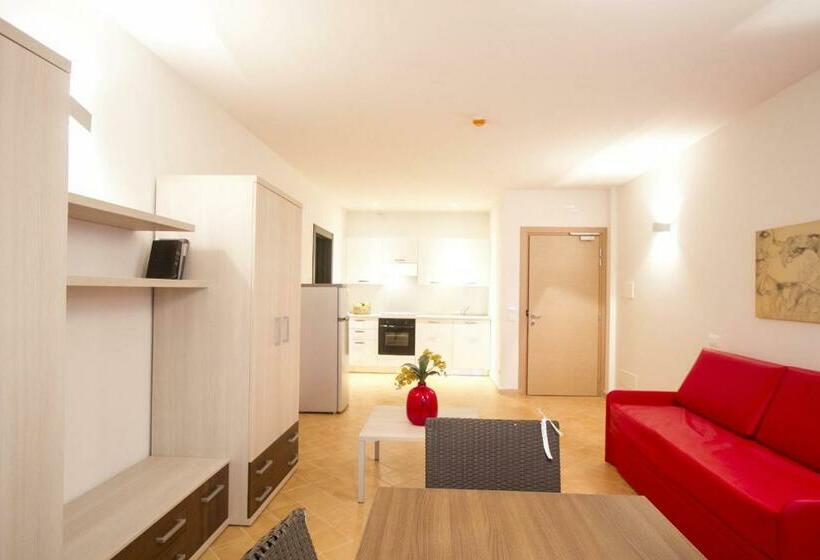 سوییت جونیور لوکس, Arezzo Asc