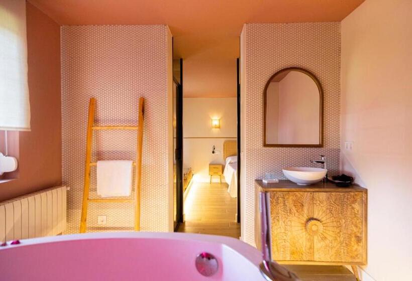 デラックススイート, Hospedaje Villa Pilar