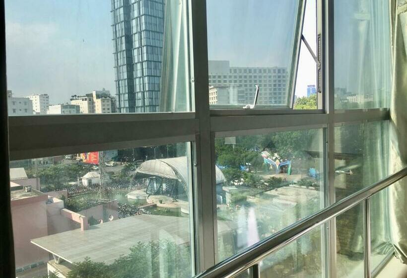 اتاق استاندارد سه نفره, Kim Khoi