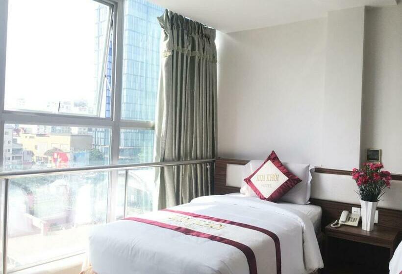 اتاق استاندارد سه نفره, Kim Khoi