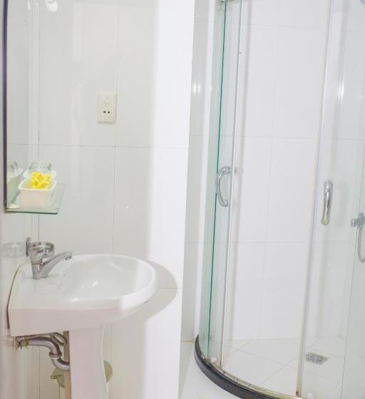 اتاق استاندارد, Kim Khoi