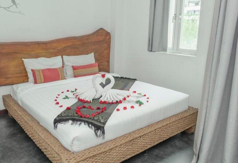 اتاق لوکس با بالکن, Monsoon Bassac