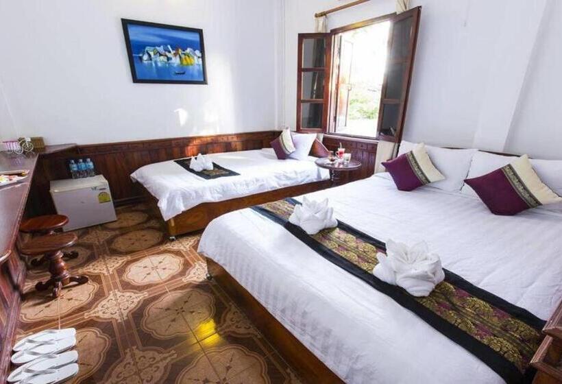 חדר סופריור לשלושה, Moon S House Luangprabang