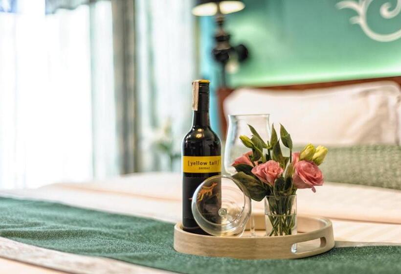 سوییت اجرایی, Sweet Home Boutique