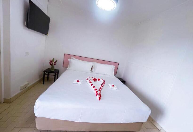 اتاق استاندارد با بالکن, Coconut Palms Resort & Diamond Casino