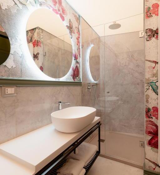 带大床的高级房间, Lo Stemma Luxury Boutique