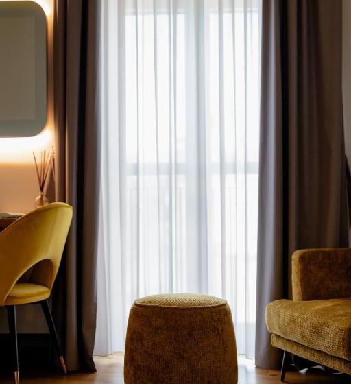 带大床的高级房间, Lo Stemma Luxury Boutique