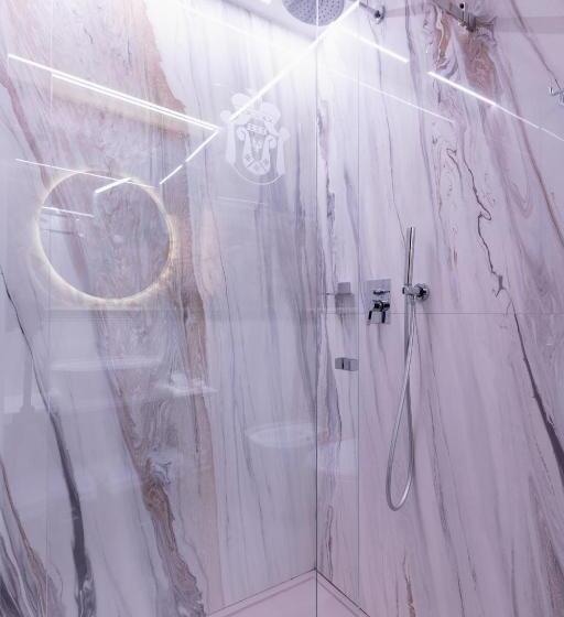 带大床的标准间, Lo Stemma Luxury Boutique