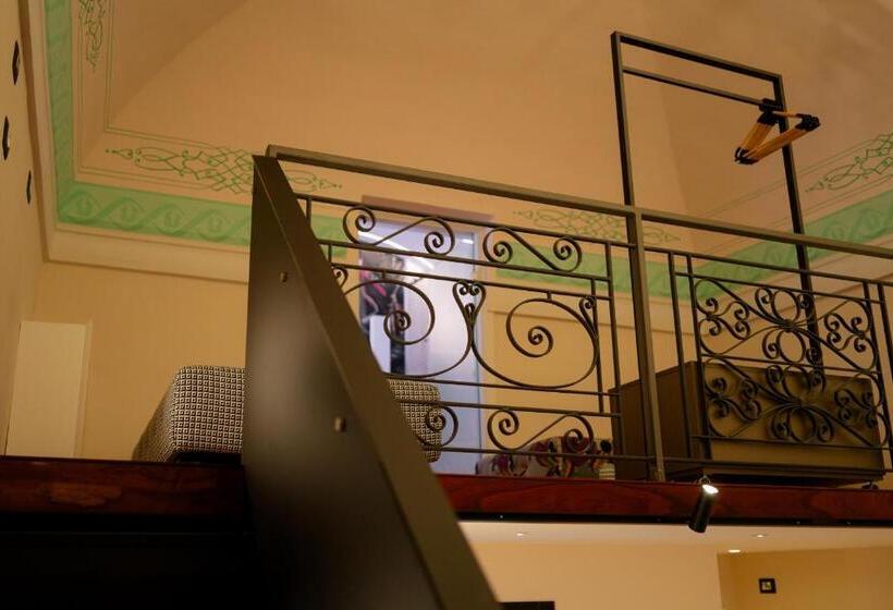 带大床的套房, Lo Stemma Luxury Boutique