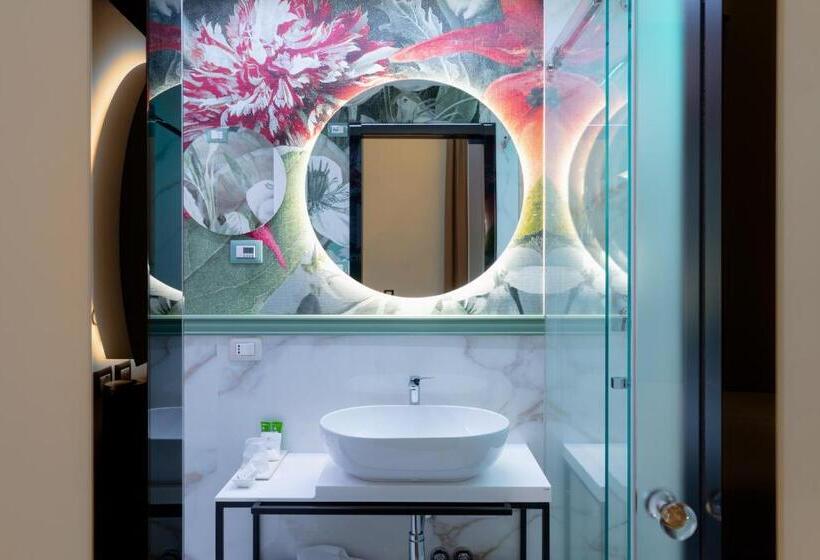带大床的套房, Lo Stemma Luxury Boutique