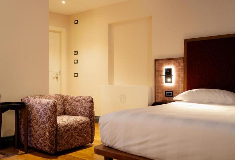 带大床的套房, Lo Stemma Luxury Boutique