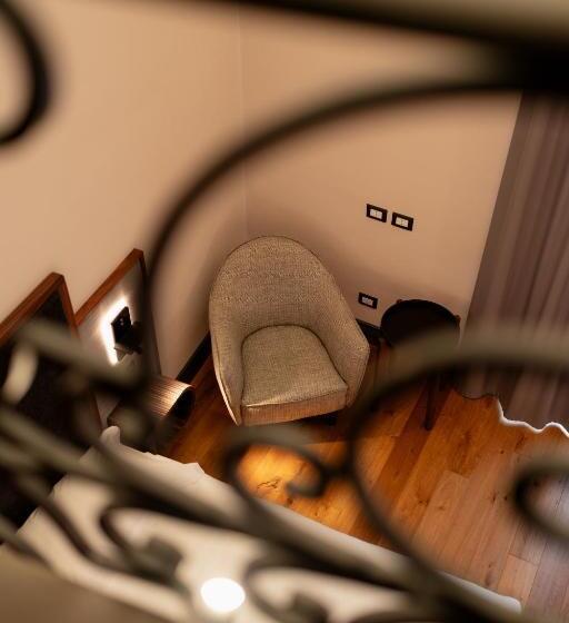 小型套房带阳台, Lo Stemma Luxury Boutique