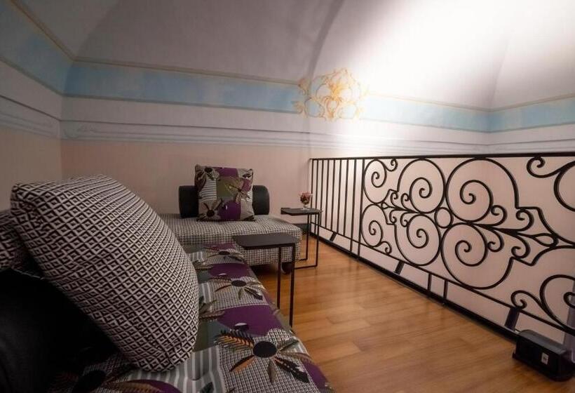 小型套房带阳台, Lo Stemma Luxury Boutique