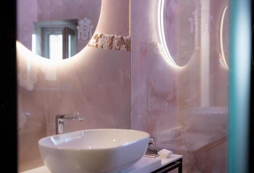 带大床的标准间, Lo Stemma Luxury Boutique
