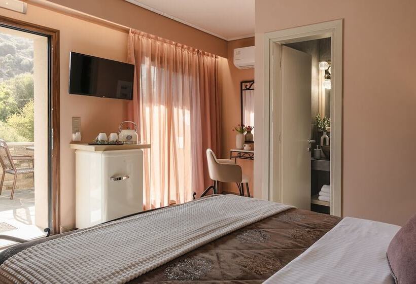 חדר דלוקס צדדי נוף לים, Paramithenio Village Beach Resort & Spa