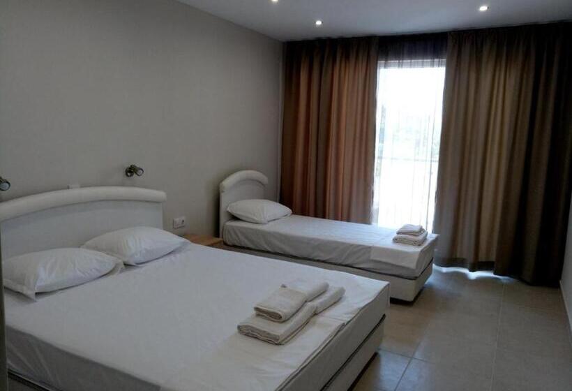 3 Bett Deluxe Zimmer, семеен хотел сирена