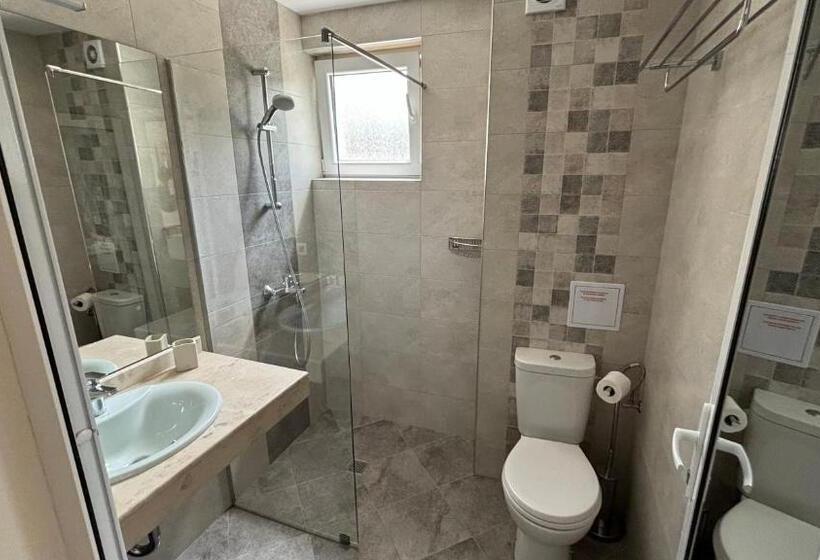 3 Bett Deluxe Zimmer, семеен хотел сирена