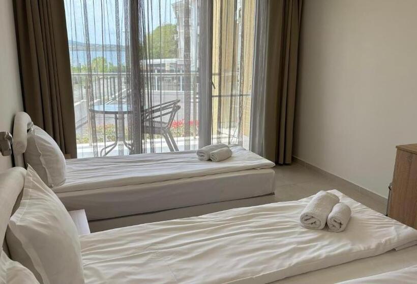 3 Bett Deluxe Zimmer, семеен хотел сирена