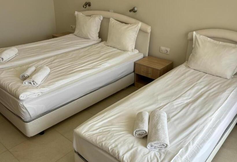 3 Bett Deluxe Zimmer, семеен хотел сирена