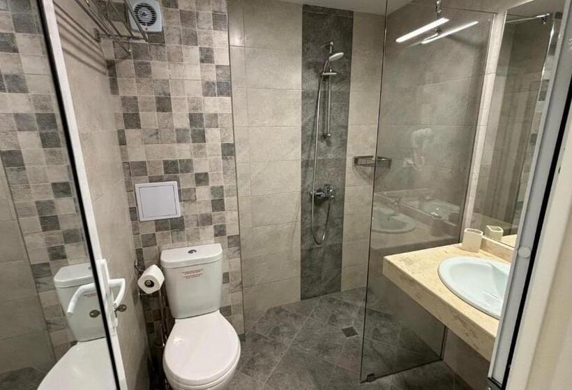 Deluxe 3-Bettzimmer mit Meerblick, семеен хотел сирена