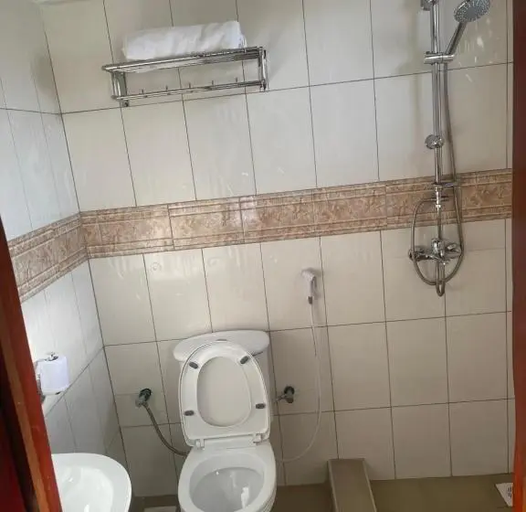 اتاق اکونومی, 7 Days Hotel On Un Base