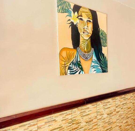 Camera Standard, Le Nouvel Eden