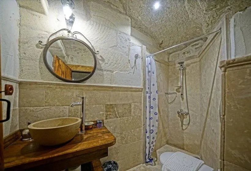 اتاق خانوادگی, Naraca Cave House