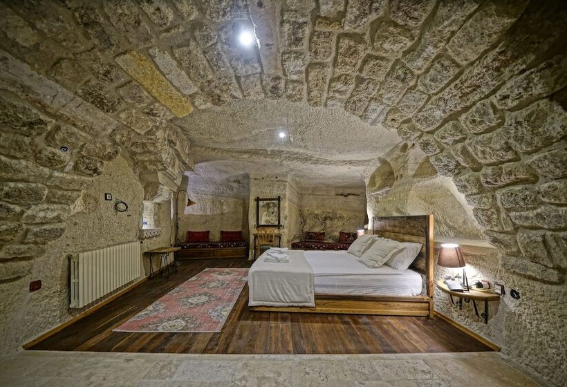 اتاق خانوادگی, Naraca Cave House