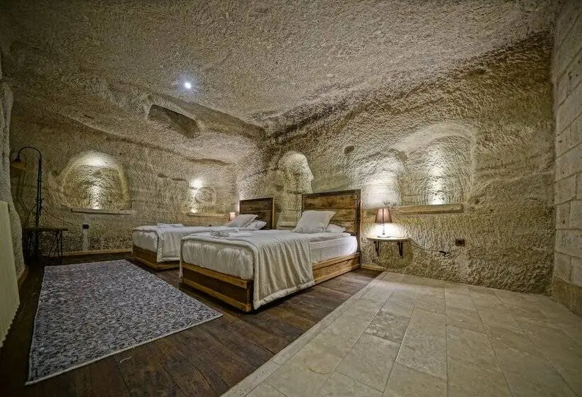 اتاق خانوادگی, Naraca Cave House