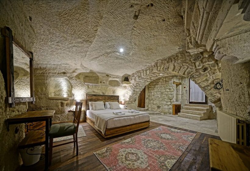 اتاق خانوادگی, Naraca Cave House