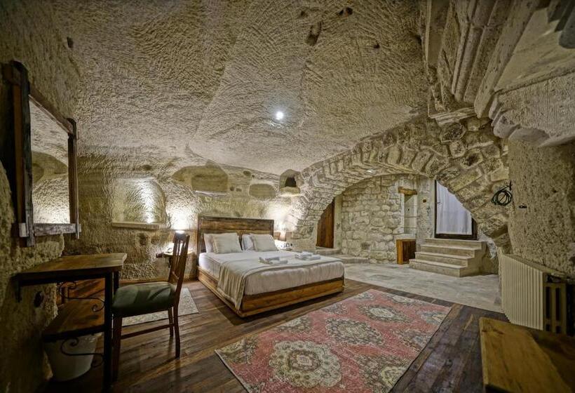 اتاق خانوادگی, Naraca Cave House