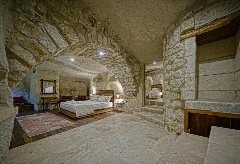 اتاق خانوادگی, Naraca Cave House