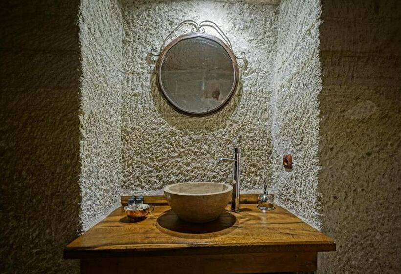 اتاق استاندارد, Naraca Cave House