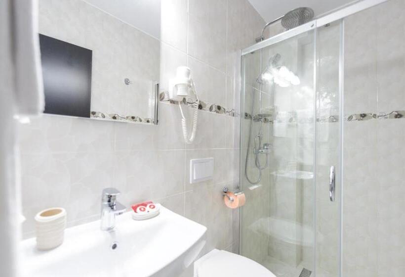 발코니 디럭스 룸, Irish Residence