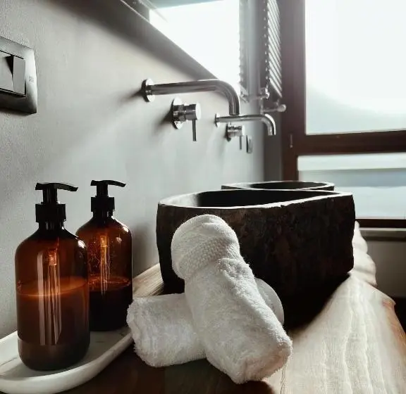 Deluxe-huone Parveke, Kero Luxury Rooms