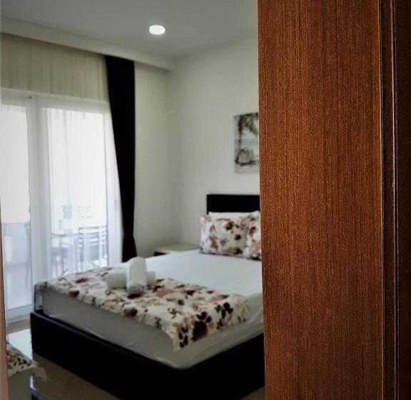 اتاق خانوادگی, Marini Casa