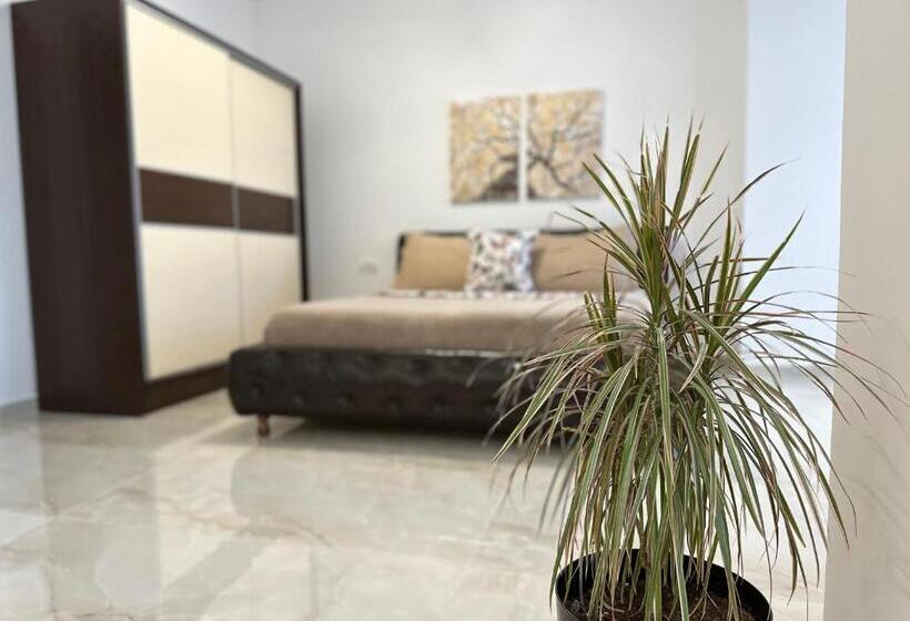 استودیوی لوکس, Marini Casa