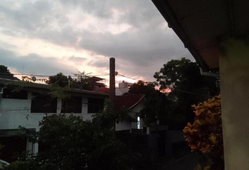 غرفة قياسية مطلّة علي الحديقة, Nawala Inn