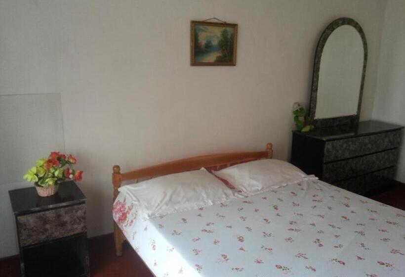 Номер Стандарт с Балконом, Nawala Inn